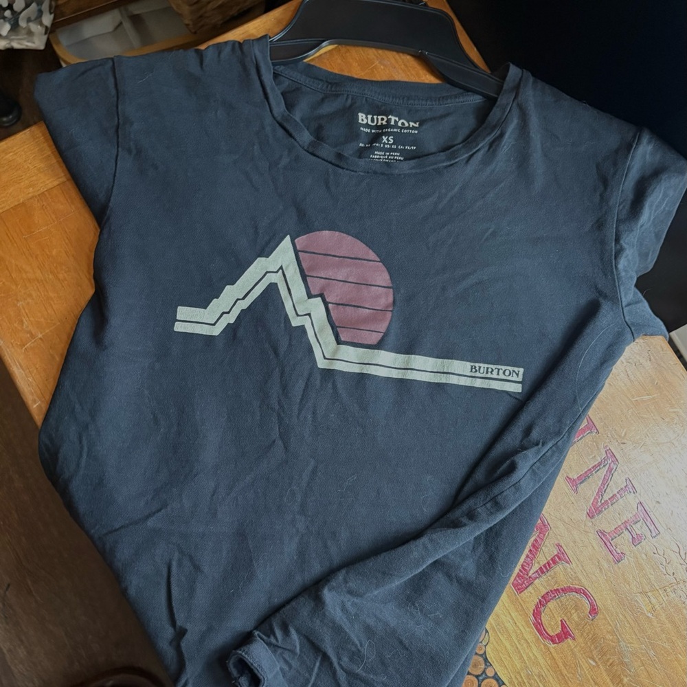 Burton Women's Short Sleeve Graphic Tee in Navy with Pink Accent